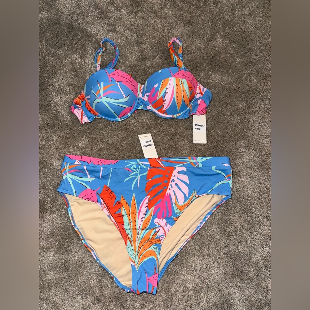 Blushing Brunette Boutique Tropical Bikini Set-NWT